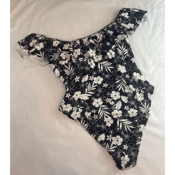 Cabana del Sol One Piece Floral Bathing Suit Size: L - Picture 1 of 11